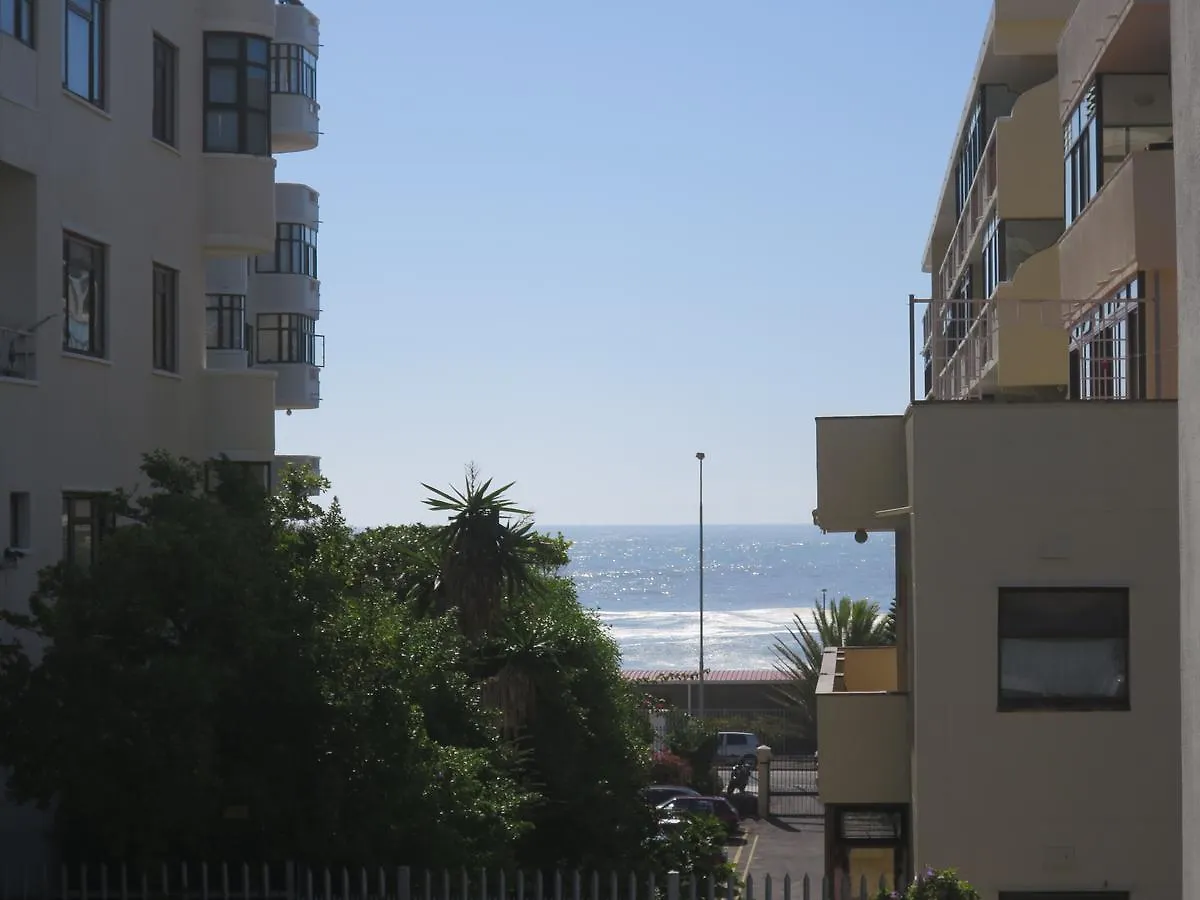 Sea Point Inn ケープタウン ホテル