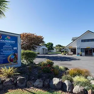 *** Holiday park Holdens Bay New Zealand